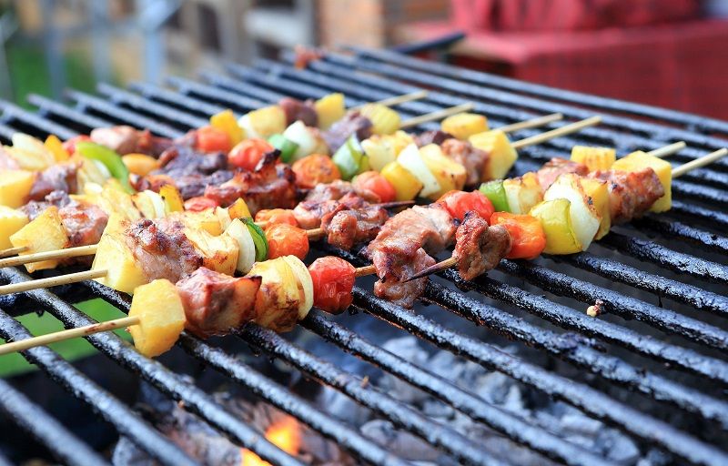 Barbecue : 6 idées de brochettes qui vont vous faire saliver ! | So Busy Girls