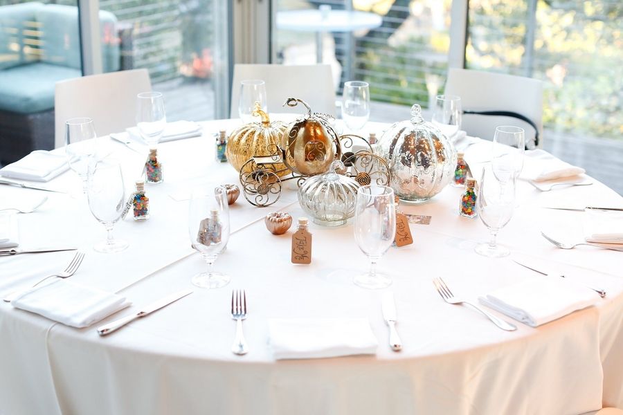 Toutes les tables de ce mariage étaient inspirées de films de Disney | So Busy Girls