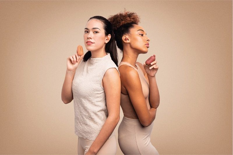 On a testé pour vous les écouteurs NUDES sans fil, connectés et stylés | So Busy Girls