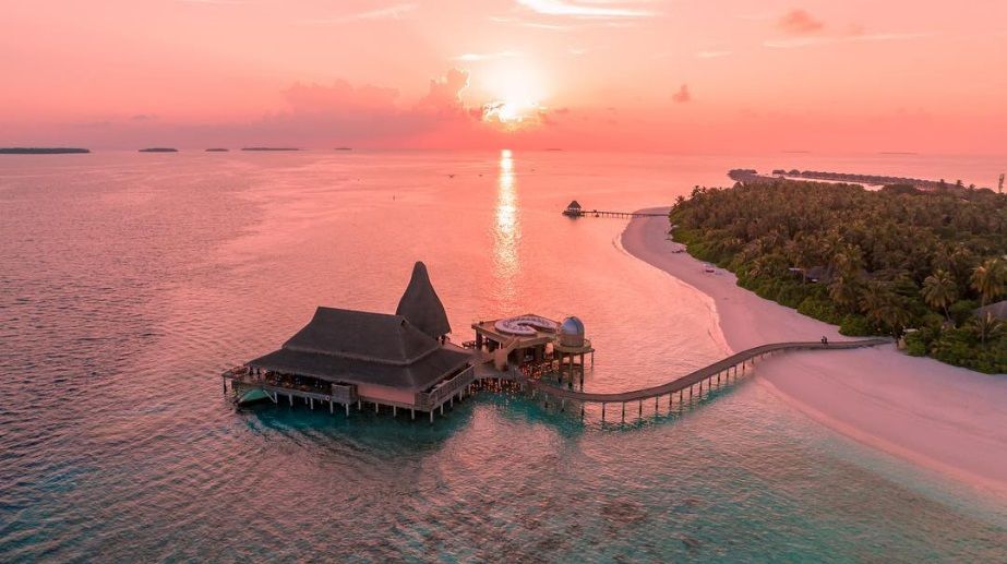 Voici le plus bel hôtel du monde, et son restaurant sous-marin va vous épater | So Busy Girls
