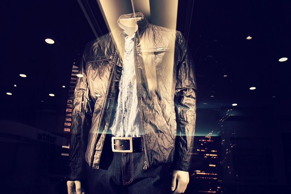 Quels sont les vêtements pour homme indémodables ? | So Busy Girls