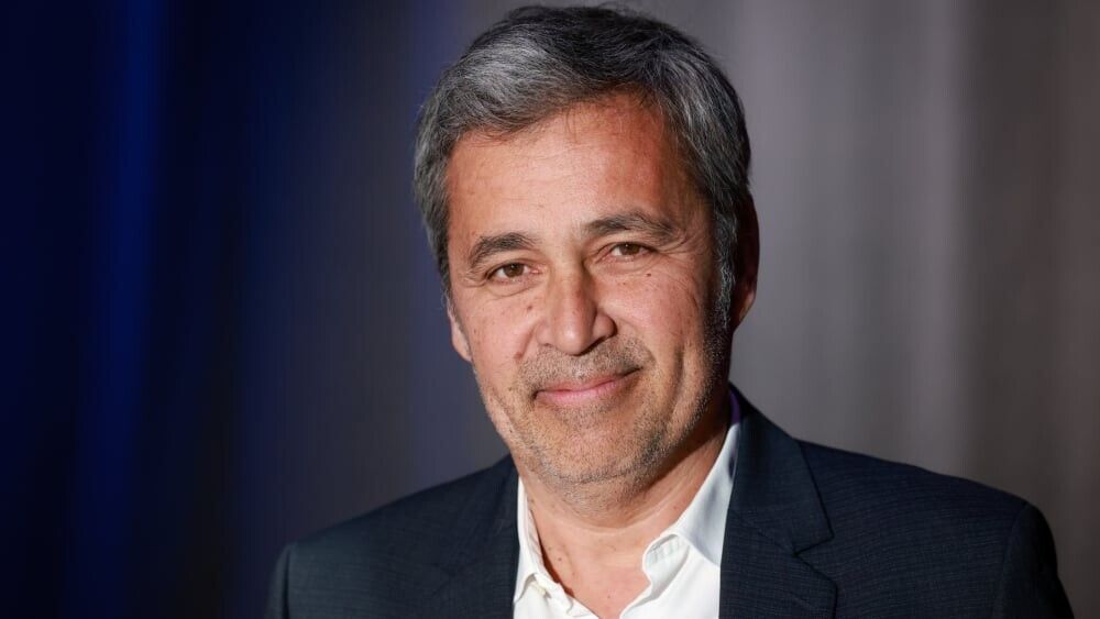 De la télévision à la mairie : comment Olivier Galzi s’est retrouvé en tête des municipales à Avignon | So Busy Girls
