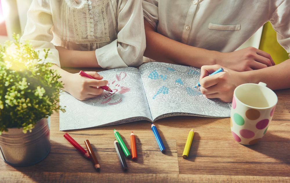 Le cahier de confinement pour passer le temps avec humour pendant la quarantaine | So Busy Girls