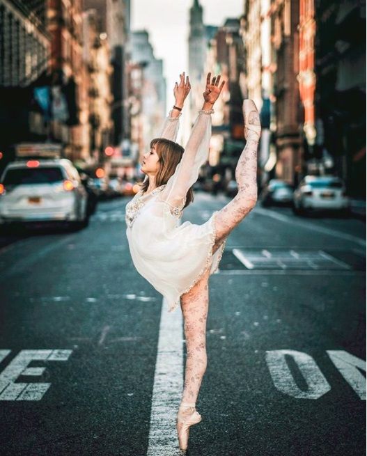 16 photos sublimes de ballerines qui dansent dans les rues de New York | So Busy Girls