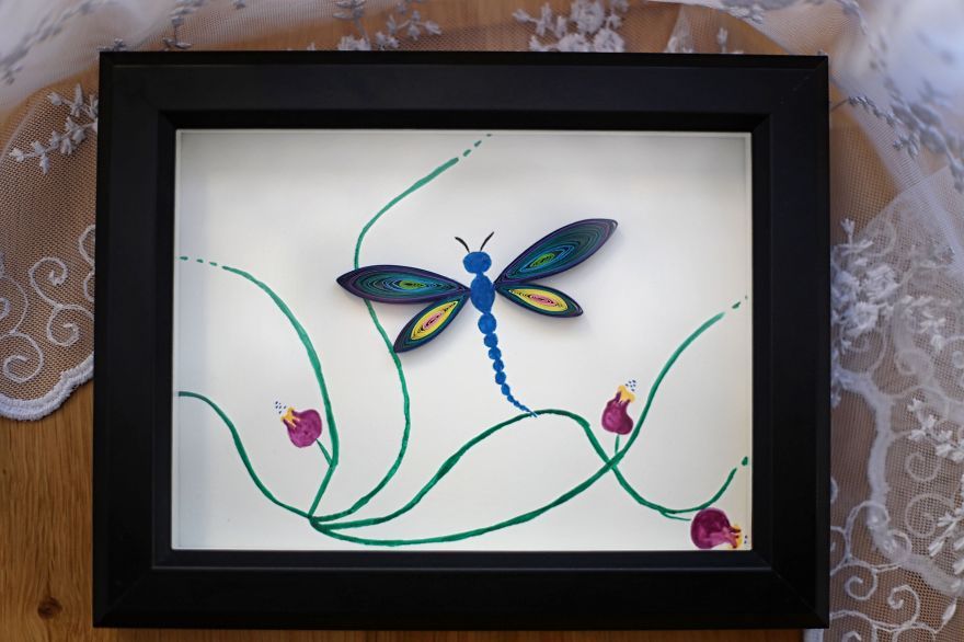 Idée déco simple et pas chère : des tableaux colorés à l'aquarelle et avec des feuilles de papier enroulées | So Busy Girls