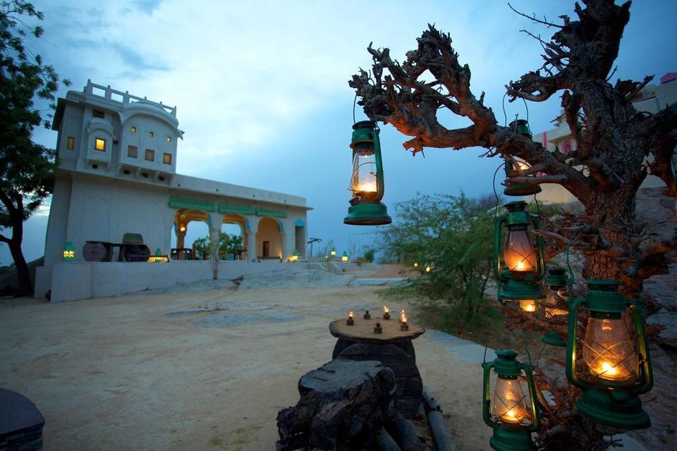 Le Lakshman Sagar en Inde est sûrement l'un des plus beaux hôtels du monde | So Busy Girls
