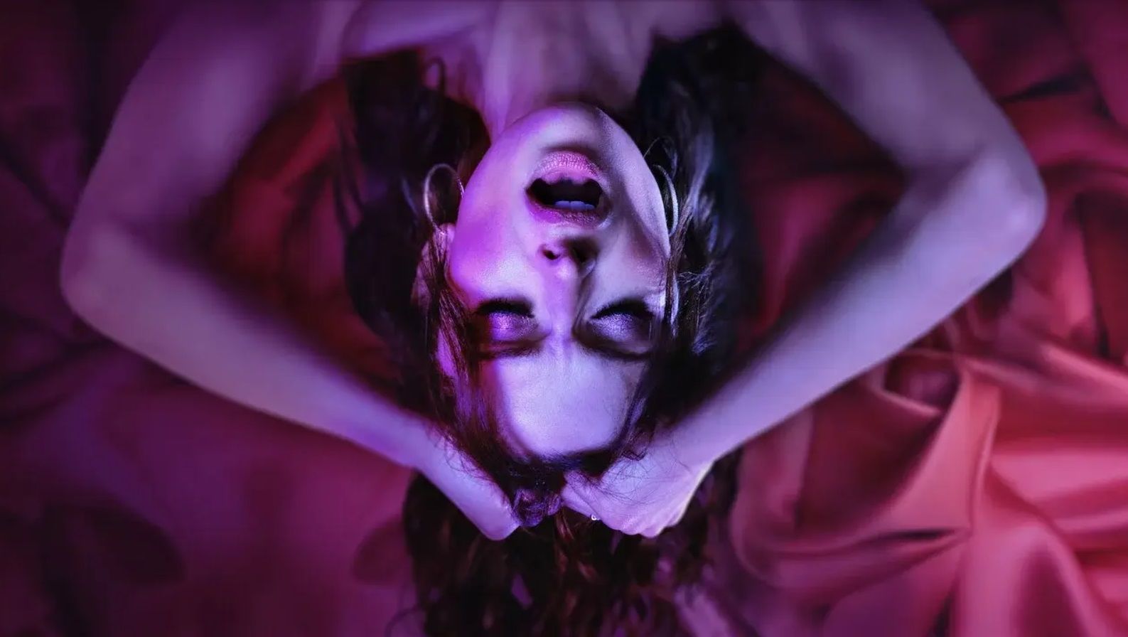 Les séries hot à voir sur Netflix : Sex / Life