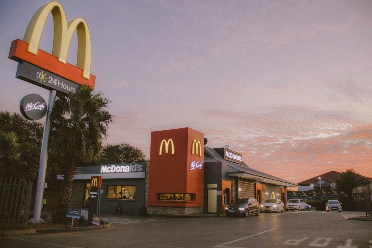 McDonald's passe en mode 24h/24 : la strat&eacute;gie choc pour contrer la baisse de fr&eacute;quentation