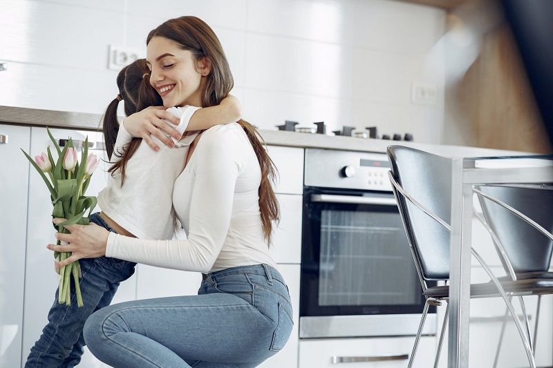 Que porter avec un jeans mom pour femme ? | So Busy Girls