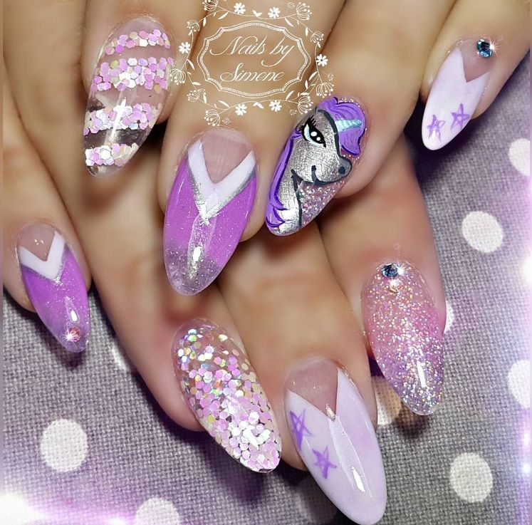 18 nail arts licorne qui nous font revenir quelques années en arrière (et ça fait du bien) | So Busy Girls