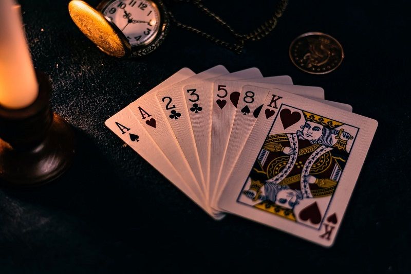 Jeux de hasard : les femmes semblent être encore plus compulsives que les hommes | So Busy Girls