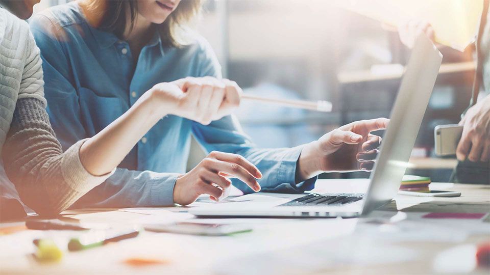 Voici combien d’heures par semaine il faudrait travailler pour lutter efficacement contre le réchauffement climatique | So Busy Girls