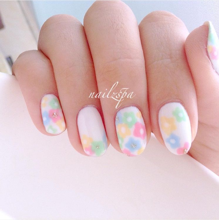 Avec des fleurs couleurs pastel | So Busy Girls