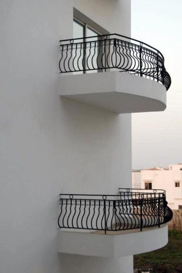 Le balcon qui ne sert à rien ni personne | So Busy Girls