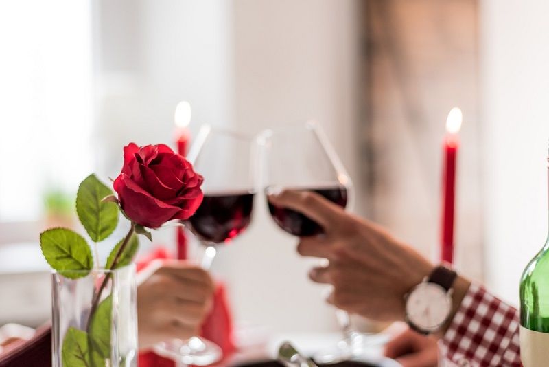 La playlist romantique à écouter pendant vos soirées en amoureux | So Busy Girls