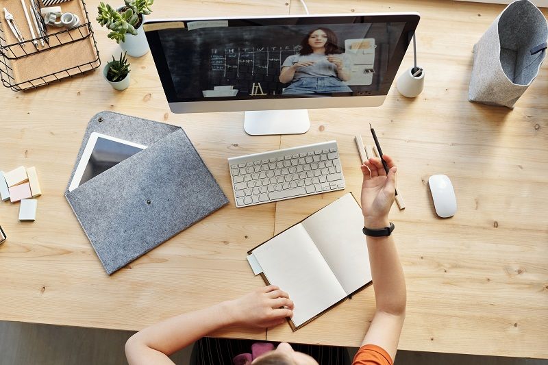 Voici l'heure à laquelle vous devriez envoyer vos emails pros | So Busy Girls