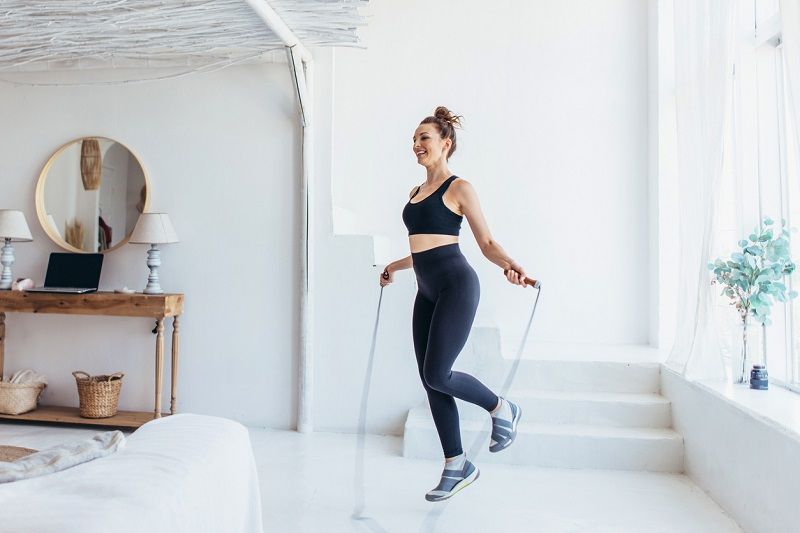 Les bienfaits de la pratique régulière de la corde à sauter | So Busy Girls