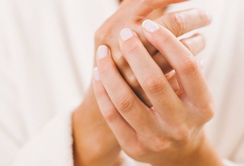 5 soins SOS naturels pour sauver des ongles abîmés | So Busy Girls