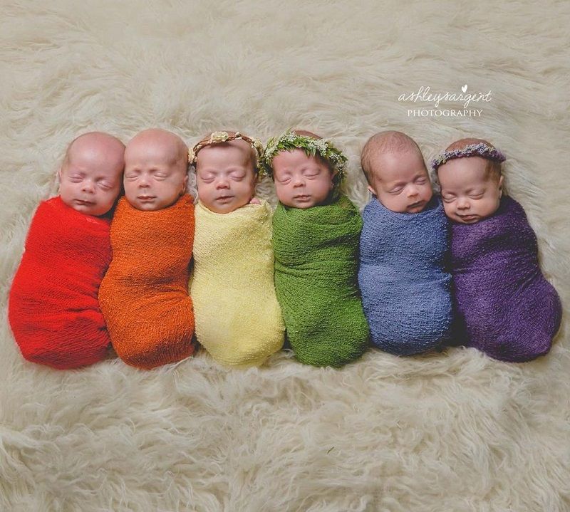Les photos de ces sextuplés arc-en-ciel sont les plus touchantes que vous verrez de la journée | So Busy Girls