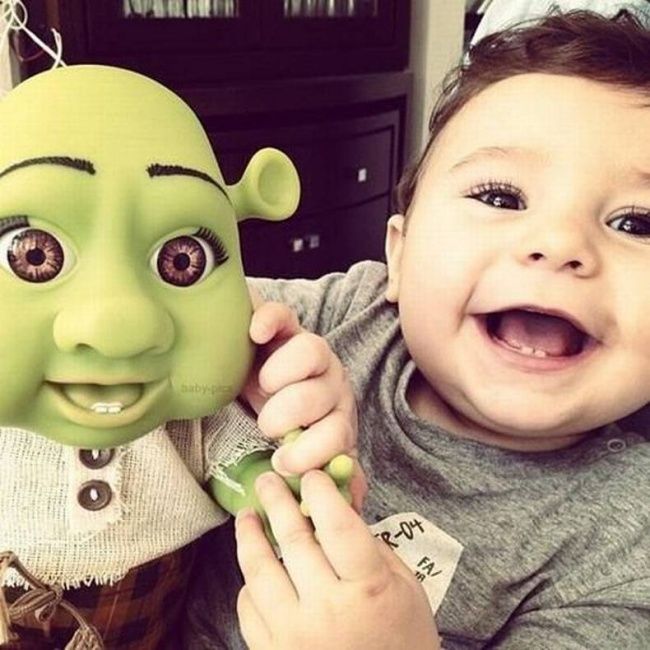 25 bébés qui ressemblent comme 2 gouttes d'eau à leur poupée | So Busy Girls