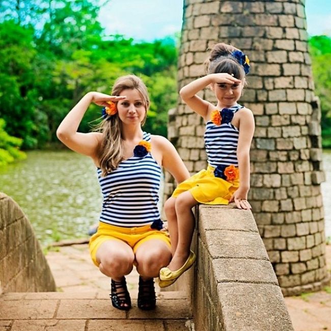 Ces mamans et leur petite fille se ressemblent vraiment comme 2 gouttes d'eau ! Et c'est tellement craquant... | So Busy Girls
