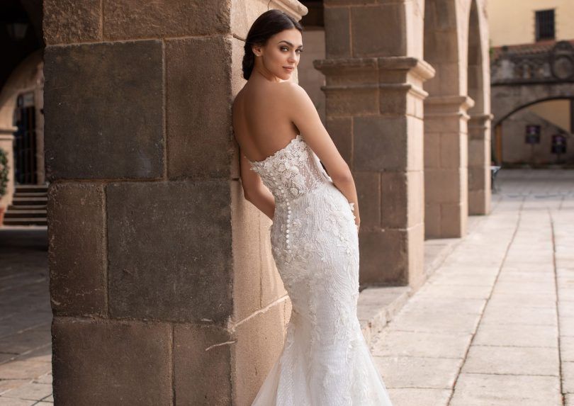 Pronovias sort des robes de mariées Heroes Collection et les offre aux soignantes pour les remercier | So Busy Girls