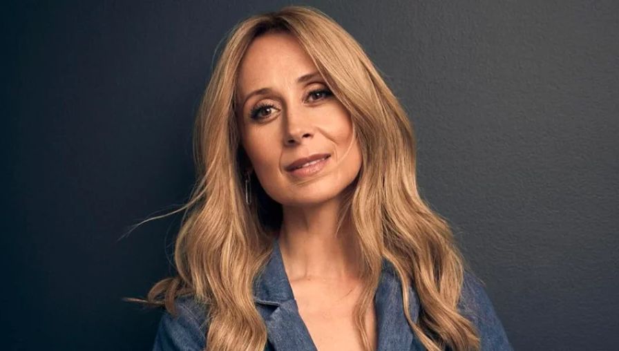 Fausse Lara Fabian : l'arnaque sentimentale à 250 000 euros qui a détruit la vie d'un retraité québécois | So Busy Girls