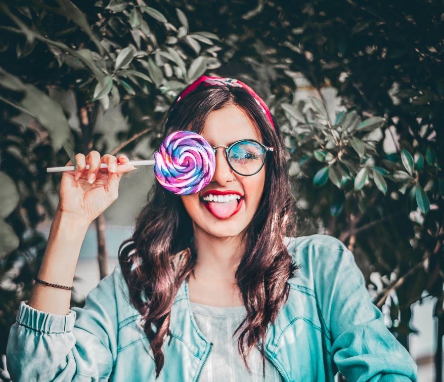 Le job de rêve pour les gourmands : être payé pour manger des bonbons | So Busy Girls