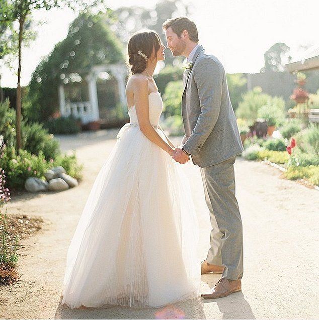 11 photos qui prouvent que les blogueuses mode font des mariées magnifiques | So Busy Girls