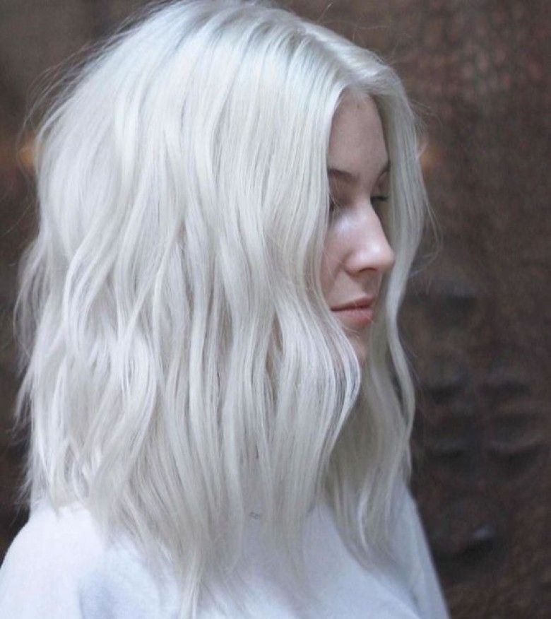 Pourquoi vous allez avoir envie de craquer pour la coloration blond polaire | So Busy Girls