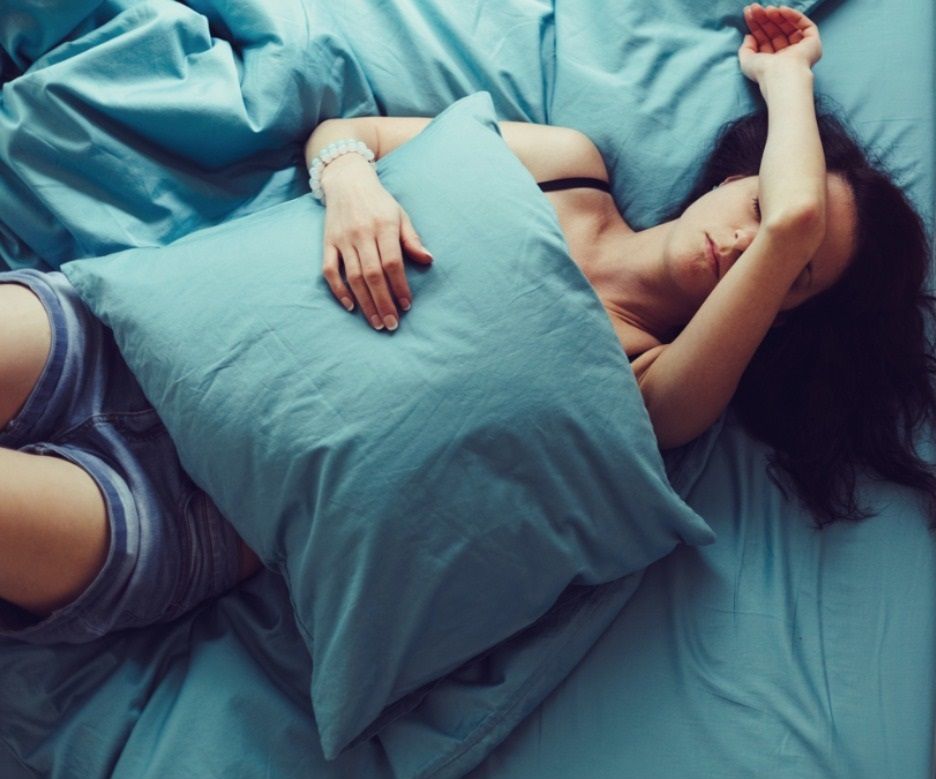 1 Français sur 4 somnole dans la journée parce qu'il manque de sommeil : voici 6 conseils pour mieux dormir | So Busy Girls