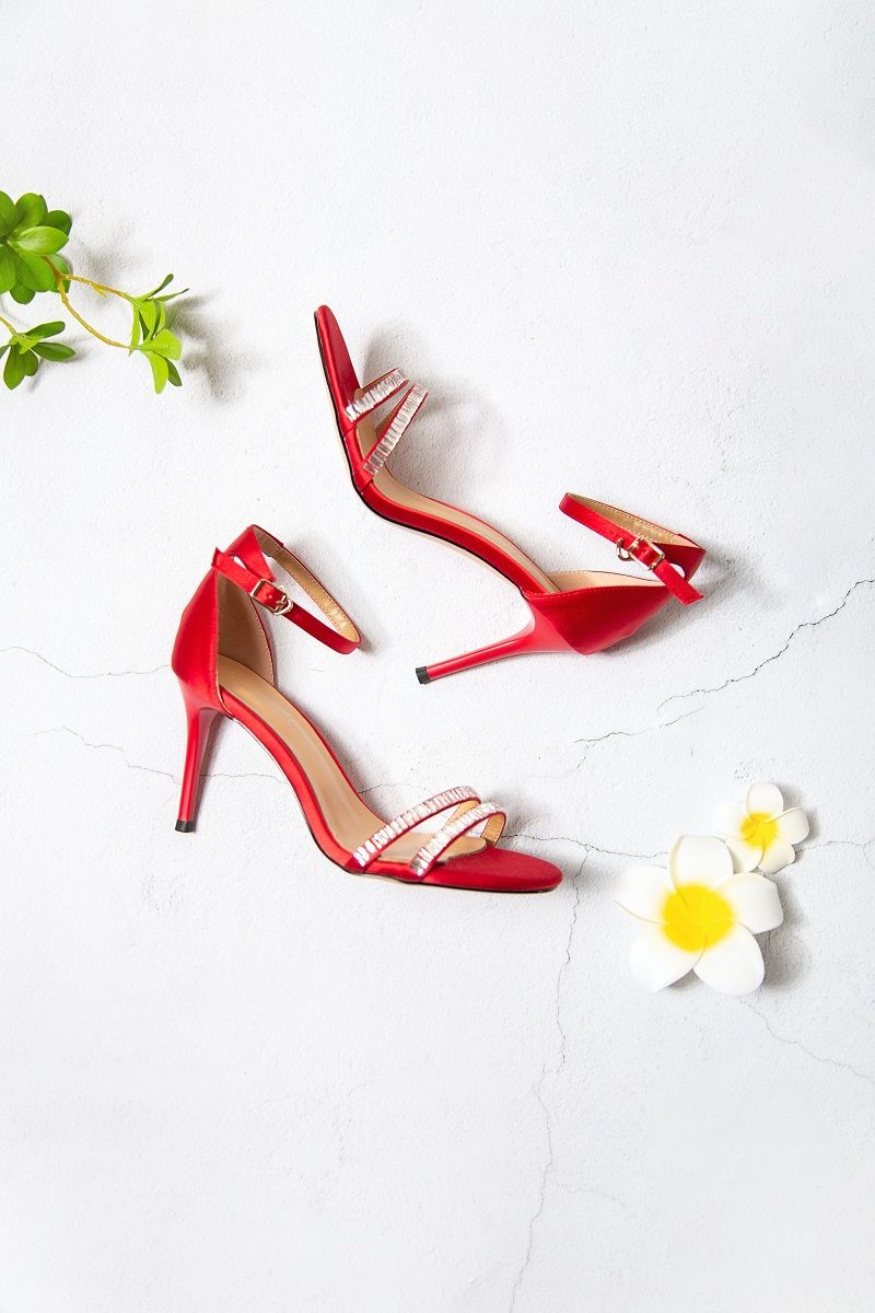 chaussures-talons-rouges-femme