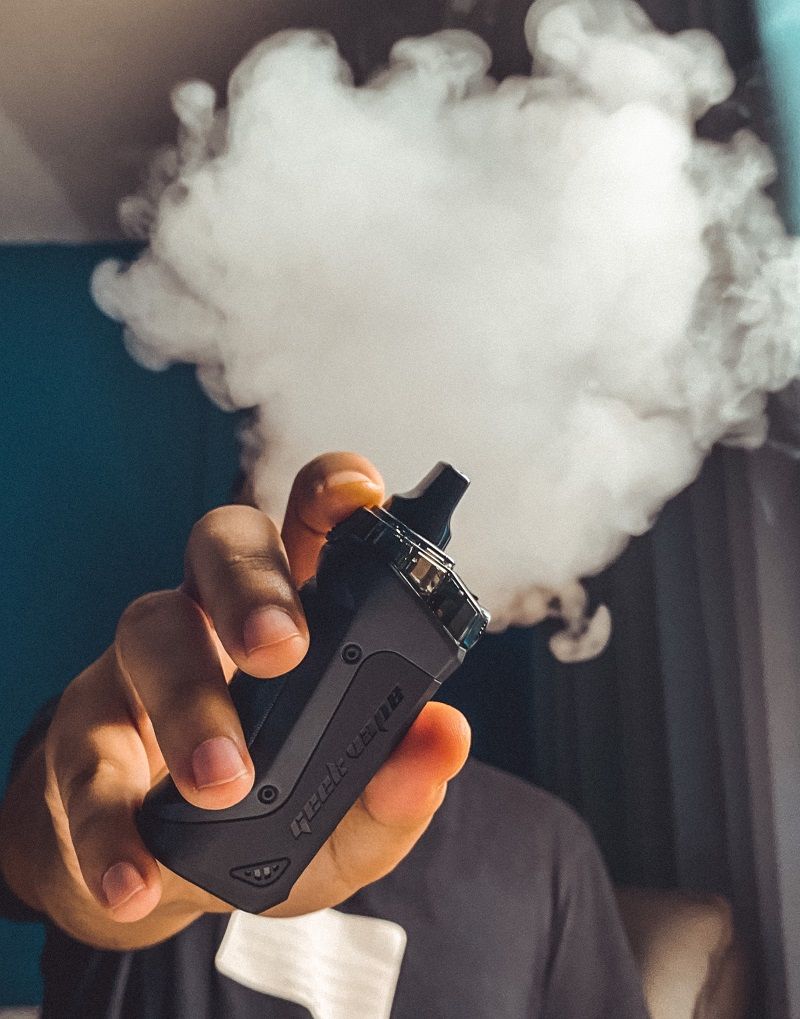 cigarette-electronique-fumee
