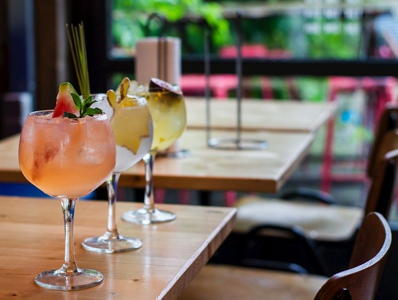 Les recettes de cocktails maison originaux et faciles.