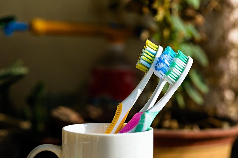 Comment nettoyer sa brosse à dents ? Les conseils