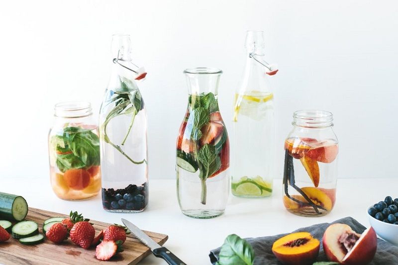 Comment pr&eacute;parer son eau fruit&eacute;e soi-m&ecirc;me