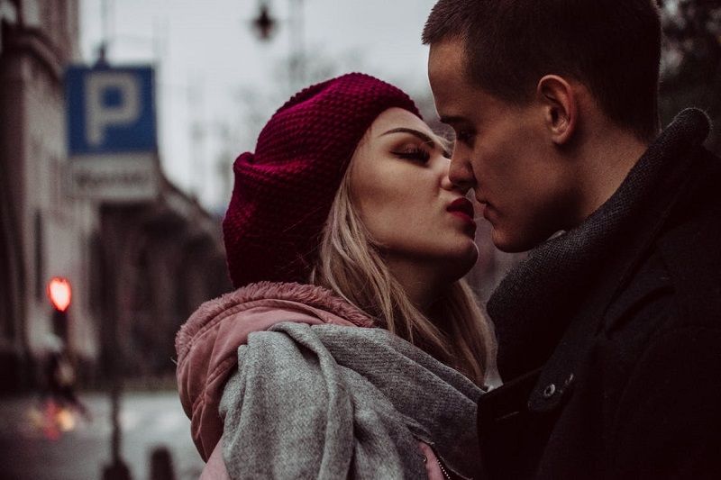 Les signes astrologiques qui ont peur de l'engagement