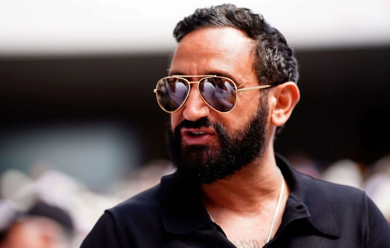 Cyril Hanouna critiqu&eacute; pour ses vacances en yacht Lamborghini &agrave; 3 millions d&rsquo;euros