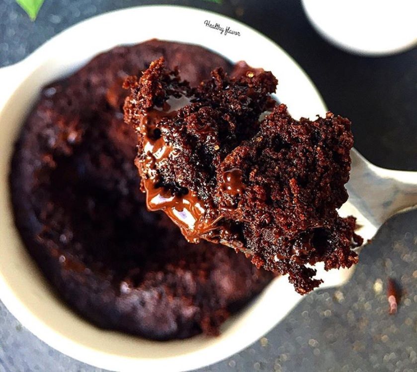 La recette du mug cake brownie prêt en 1 minute au micro-ondes | So Busy Girls