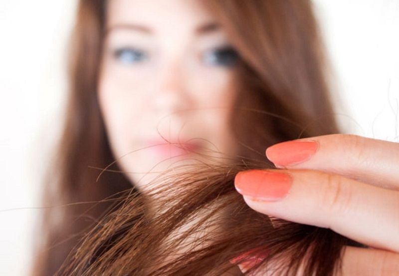 L'astuce à connaître pour maximiser l'effet du shampoing sec | So Busy Girls
