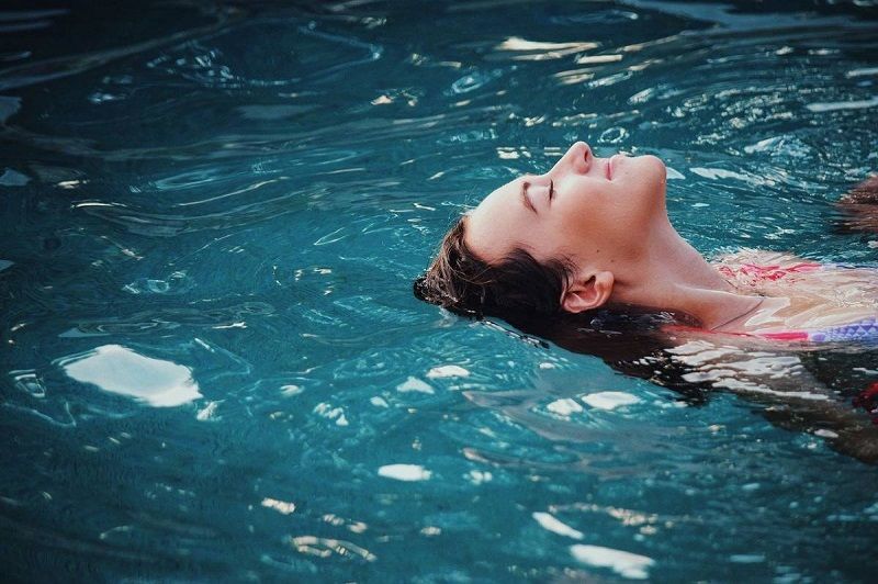 Comment aménager sa piscine couverte ? | So Busy Girls