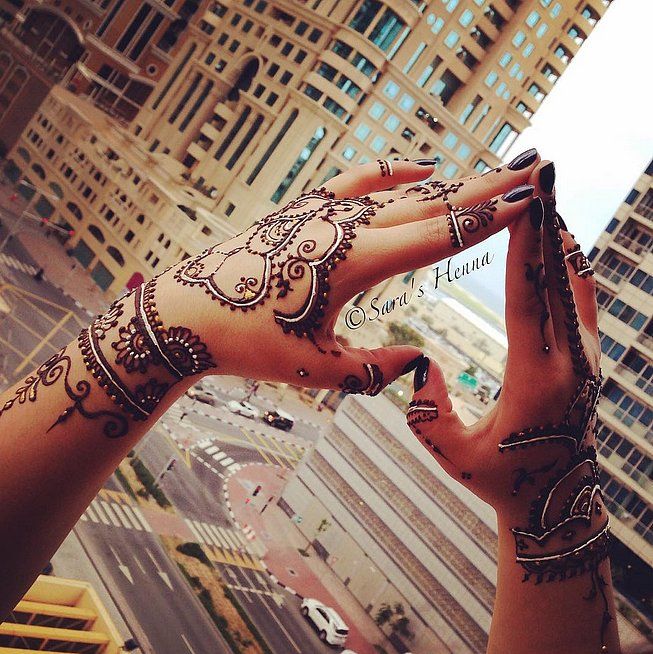 Tatouage henné noir et blanc bollywood | So Busy Girls