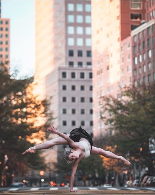 16 photos sublimes de ballerines qui dansent dans les rues de New York | So Busy Girls
