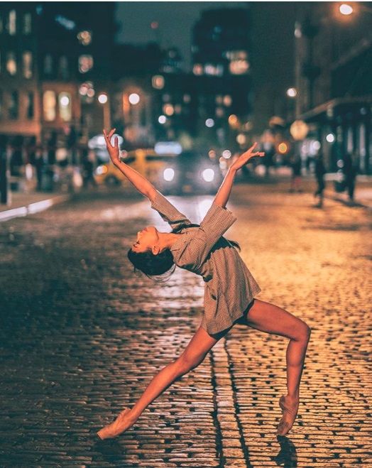 16 photos sublimes de ballerines qui dansent dans les rues de New York | So Busy Girls