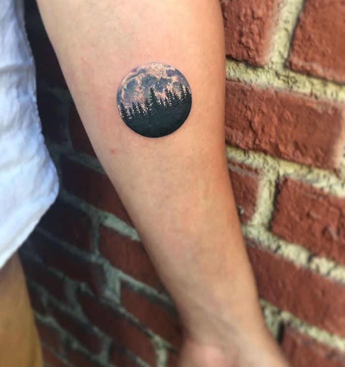 Cette artiste réalise de petits tatouages ronds magnifiques | So Busy Girls