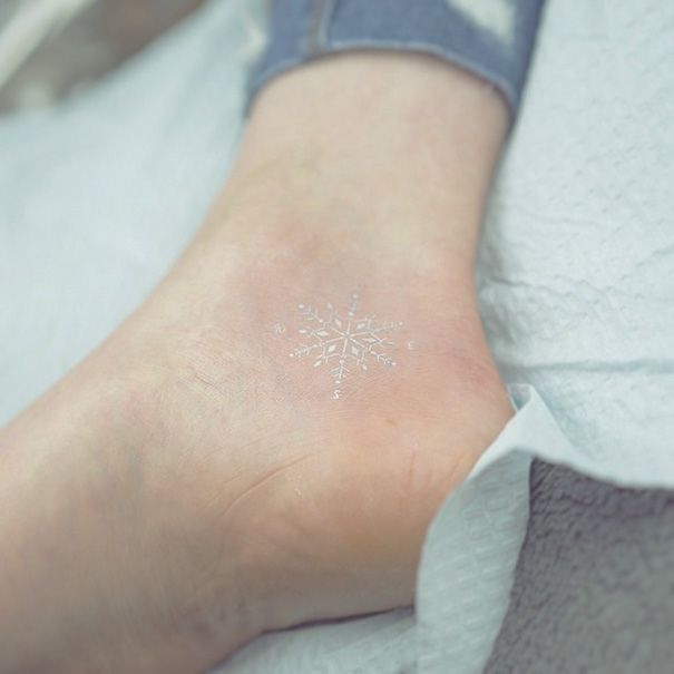 22 petits tatouages sur le pied qui vont vous faire craquer | So Busy Girls