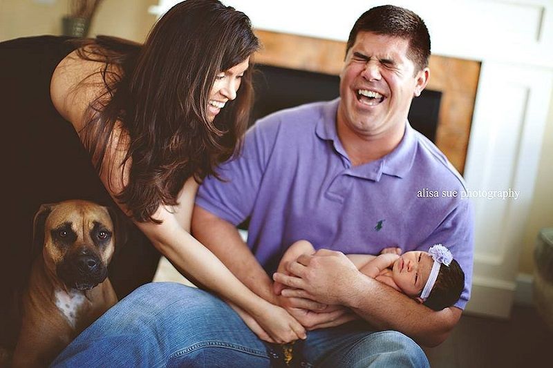 Regardez ces petits accidents rigolos qui rendent ces photos de nouveaux-nés si mignonnes | So Busy Girls