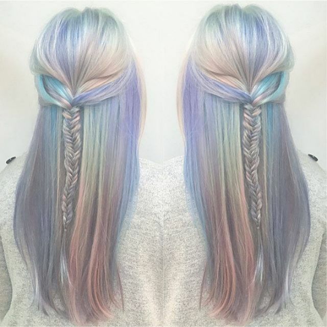 Découvrez les cheveux holographiques, la nouvelle tendance coloration | So Busy Girls