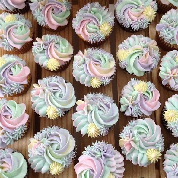 Ces gâteaux décorés sont tellement jolis qu'ils vont vous plonger illico dans l'ambiance licorne | So Busy Girls