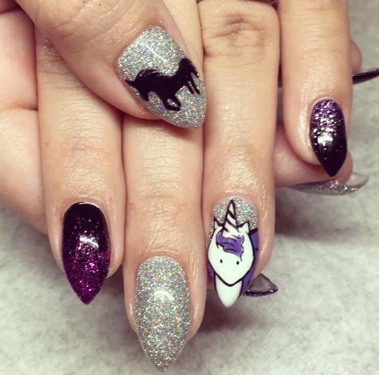 18 nail arts licorne qui nous font revenir quelques années en arrière (et ça fait du bien) | So Busy Girls